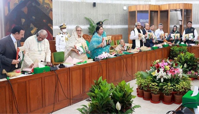 ‘বঙ্গবন্ধু’ ও ‘মুজিববর্ষের বিশেষ অধিবেশন’ বইয়ের মোড়ক উন্মোচন